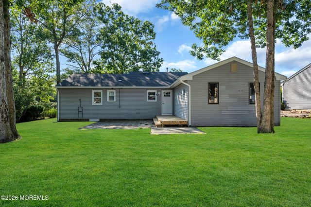 475 Lighthouse Drive, Manahawkin, NJ 08050