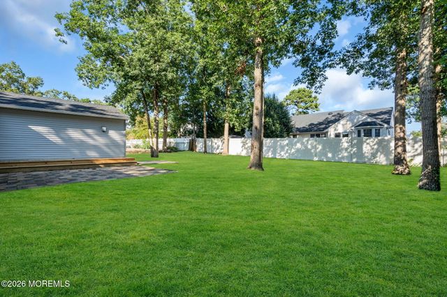 475 Lighthouse Drive, Manahawkin, NJ 08050
