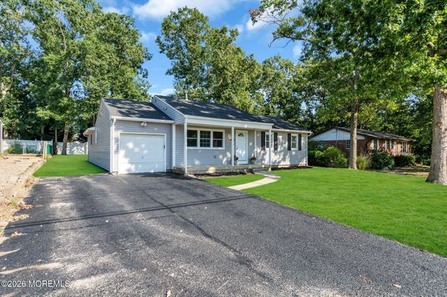 475 Lighthouse Drive, Manahawkin, NJ 08050