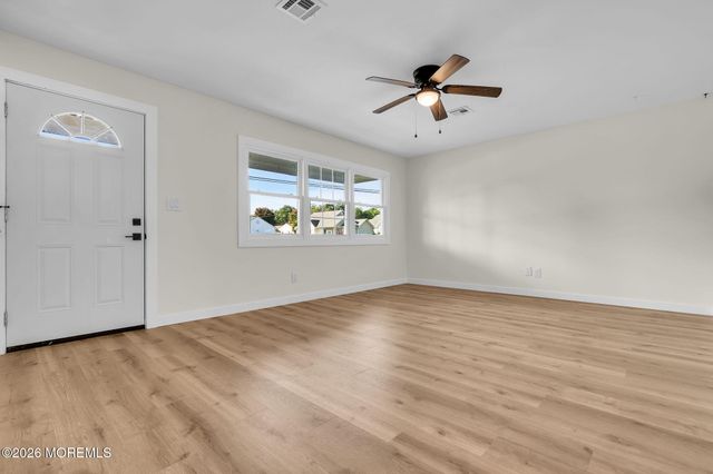 475 Lighthouse Drive, Manahawkin, NJ 08050
