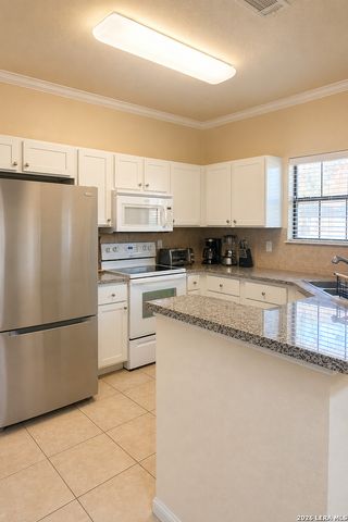 6160 Eckhert Rd Apt 804, San Antonio, TX 78240