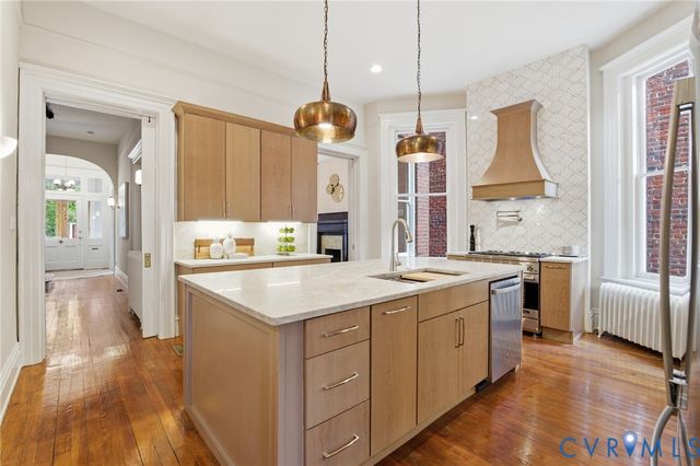 2025 W Grace St, Richmond, VA 23220