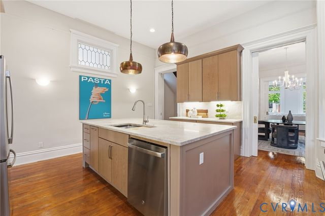 2025 W Grace St, Richmond, VA 23220
