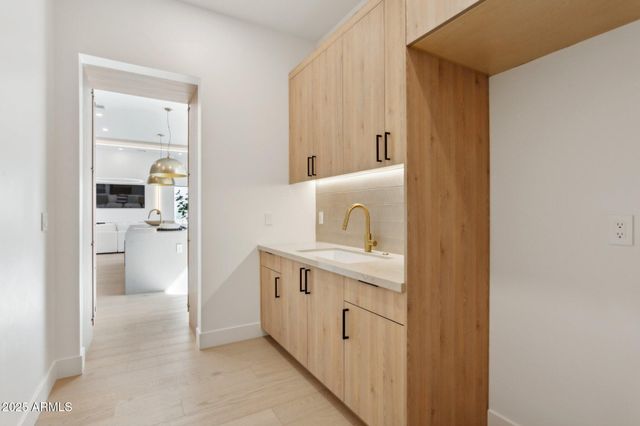 1830 E PALMAIRE Avenue, Phoenix, AZ 85020