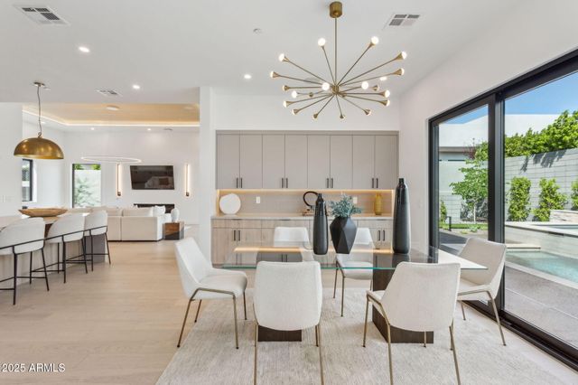 1830 E PALMAIRE Avenue, Phoenix, AZ 85020