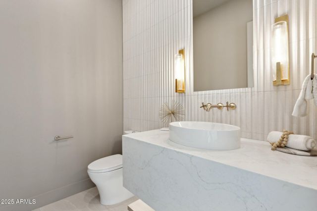 1830 E PALMAIRE Avenue, Phoenix, AZ 85020