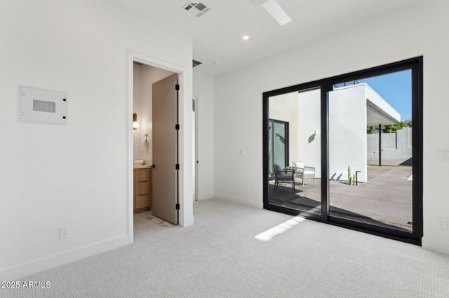 1830 E PALMAIRE Avenue, Phoenix, AZ 85020