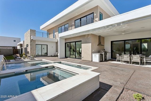 1830 E PALMAIRE Avenue, Phoenix, AZ 85020