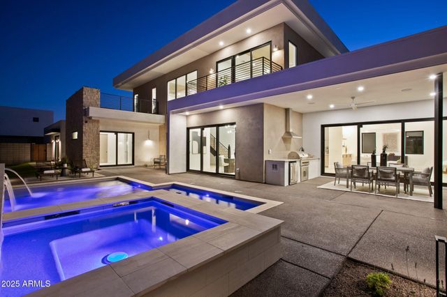 1830 E PALMAIRE Avenue, Phoenix, AZ 85020