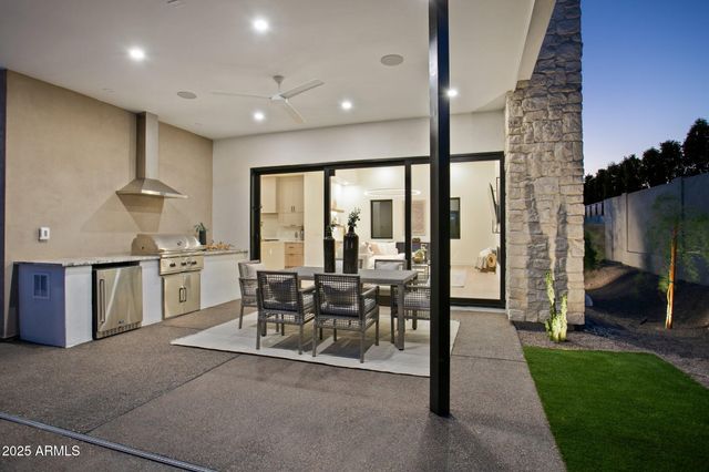 1830 E PALMAIRE Avenue, Phoenix, AZ 85020