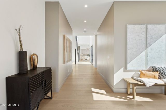 1830 E PALMAIRE Avenue, Phoenix, AZ 85020