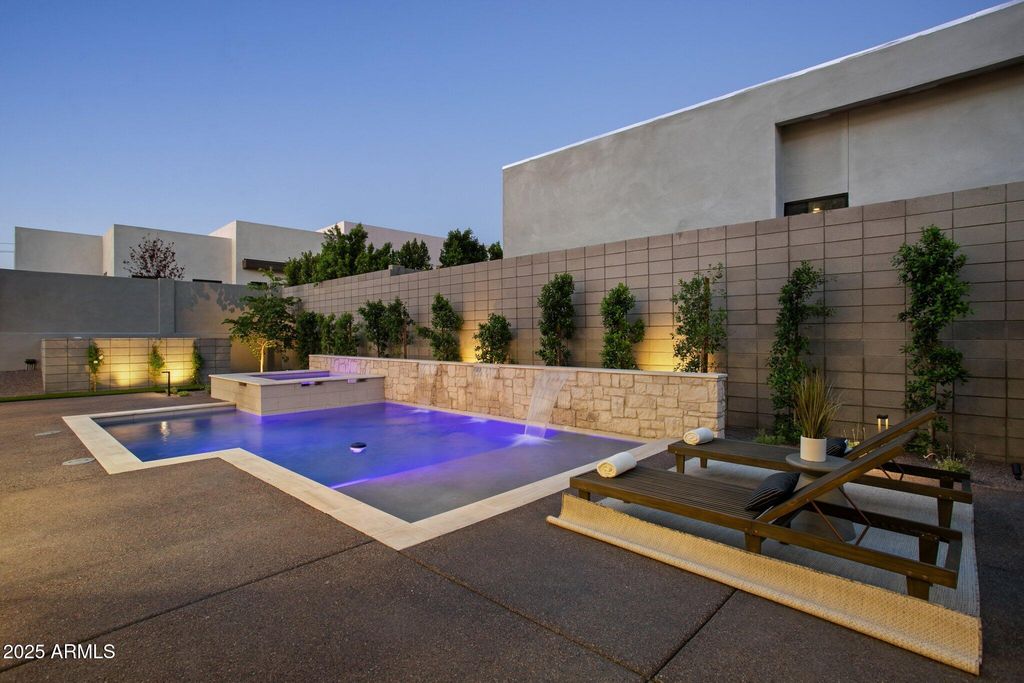 Image 46 of property listing at 1830 E PALMAIRE Avenue, Phoenix, AZ 85020