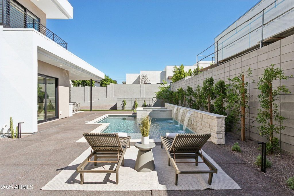 Image 49 of property listing at 1830 E PALMAIRE Avenue, Phoenix, AZ 85020