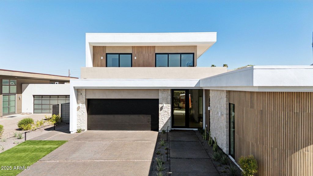 Image 55 of property listing at 1830 E PALMAIRE Avenue, Phoenix, AZ 85020