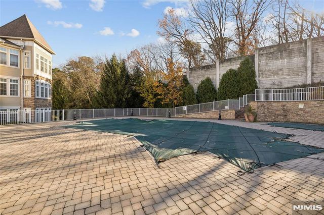 2302 Cedar Village Boulevard 302, East Brunswick, NJ 08816