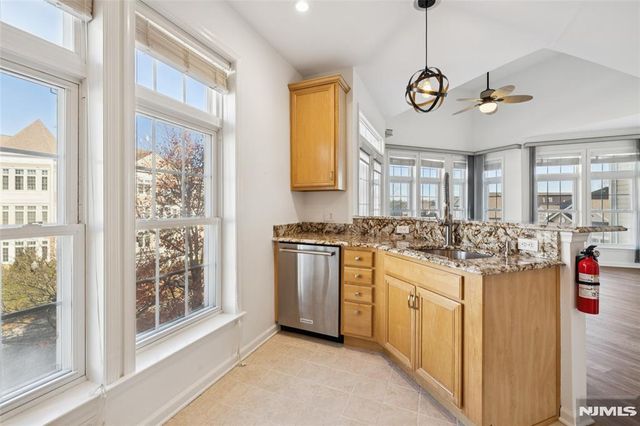 2302 Cedar Village Boulevard 302, East Brunswick, NJ 08816