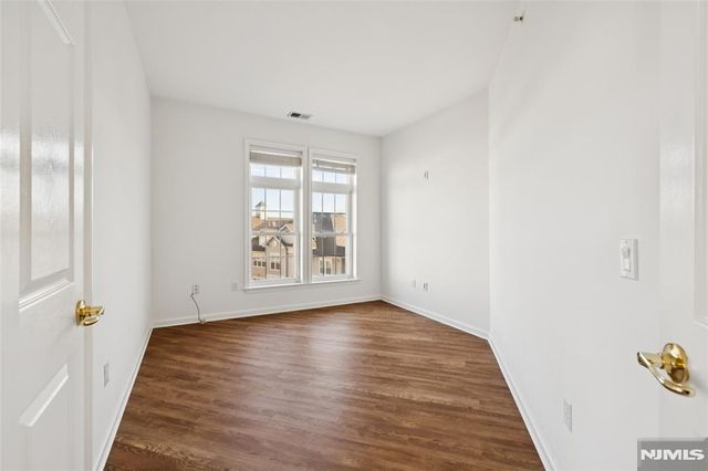 2302 Cedar Village Boulevard 302, East Brunswick, NJ 08816