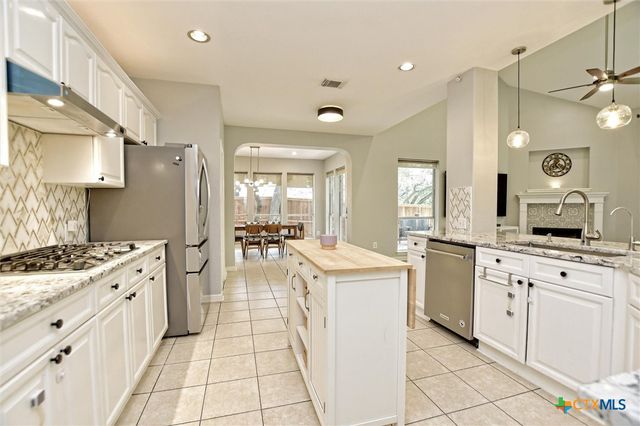 2203 Falkirk Drive, Round Rock, TX 78681