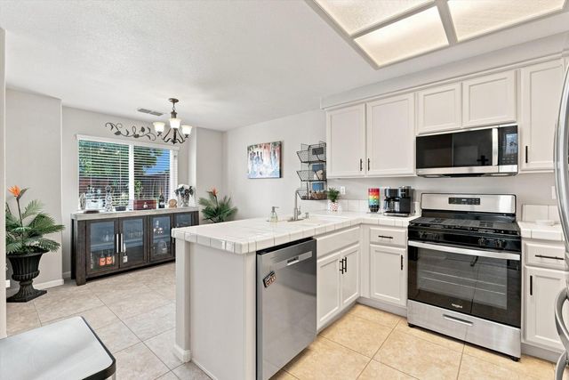 2810 Isle St, Rocklin, CA 95765
