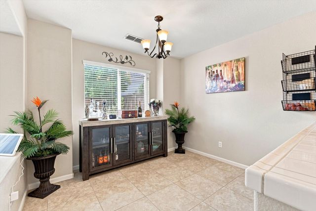 2810 Isle St, Rocklin, CA 95765