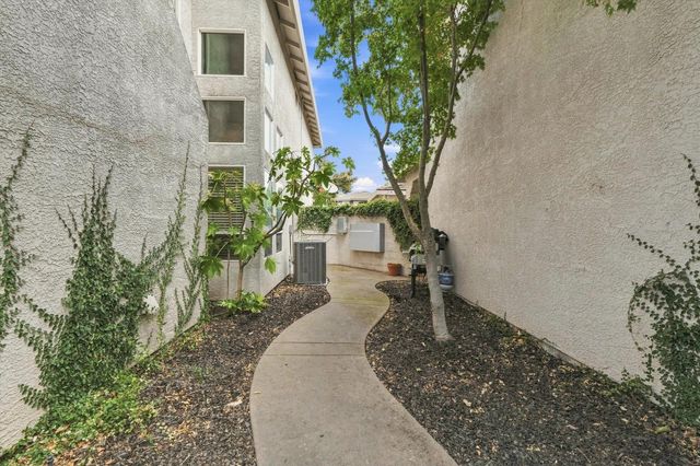 2810 Isle St, Rocklin, CA 95765