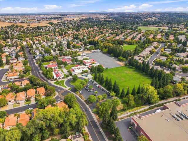2810 Isle St, Rocklin, CA 95765