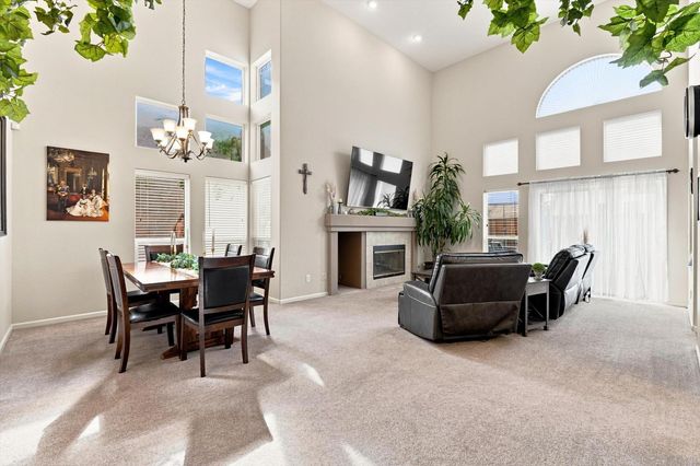 2810 Isle St, Rocklin, CA 95765