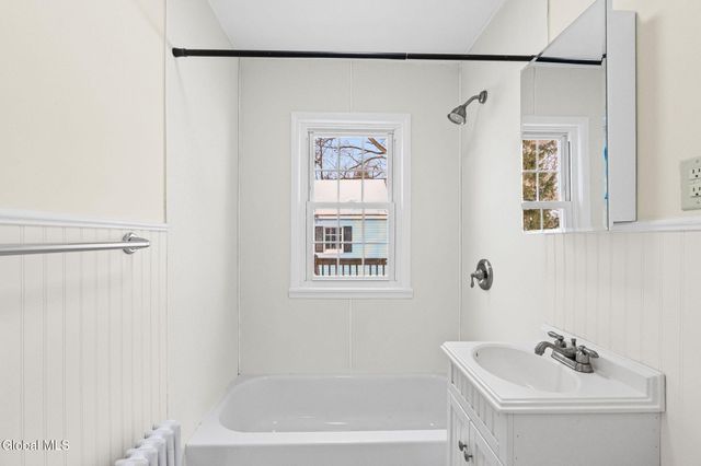 7 Westlane Road, Brunswick, NY 12180