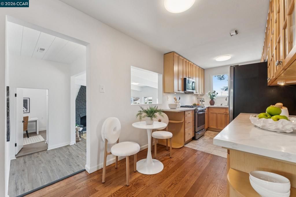 Image 10 of property listing at 1505 Everett St, El Cerrito, CA 94530