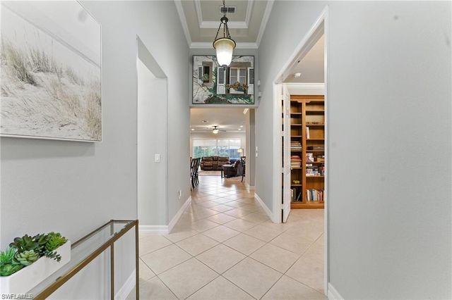 6899 Del Mar TER, Naples, FL 34105