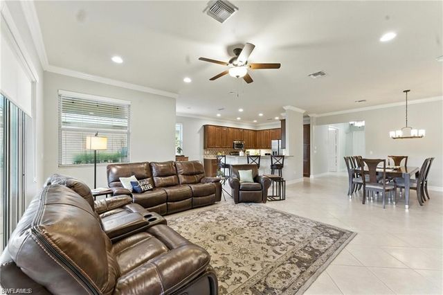 6899 Del Mar TER, Naples, FL 34105