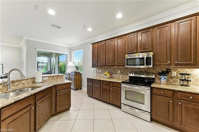 6899 Del Mar TER, Naples, FL 34105