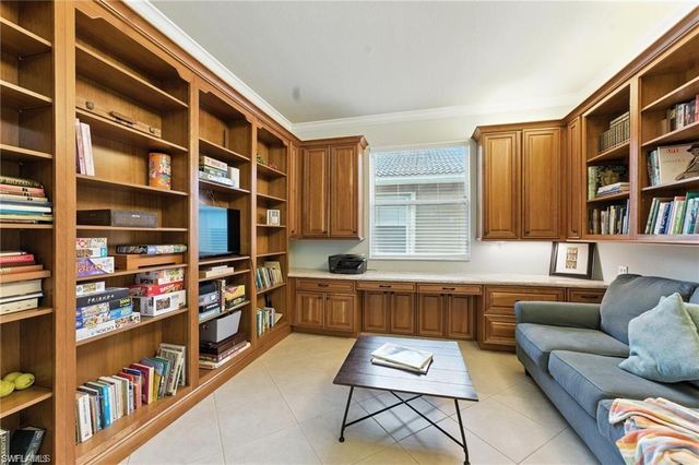 6899 Del Mar TER, Naples, FL 34105