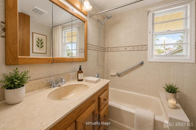 44 John Street, Helmetta, NJ 08828