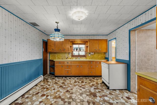44 John Street, Helmetta, NJ 08828