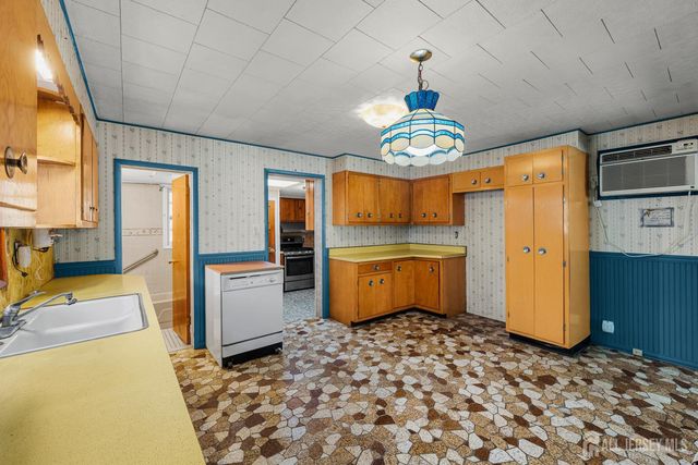 44 John Street, Helmetta, NJ 08828