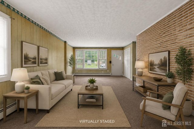 44 John Street, Helmetta, NJ 08828
