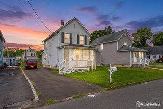 44 John Street, Helmetta, NJ 08828