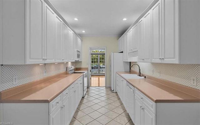 2729 Red Run Court, High Point, NC 27265