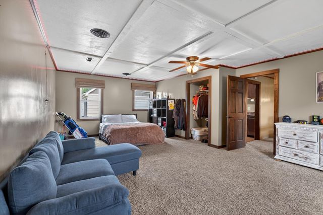 1705 Michigan Drive, Evansdale, IA 50707
