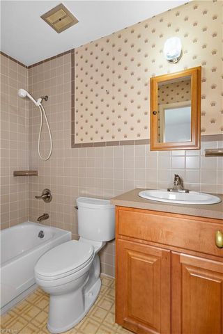 1358 Coral Pl, Hampton, VA 23669