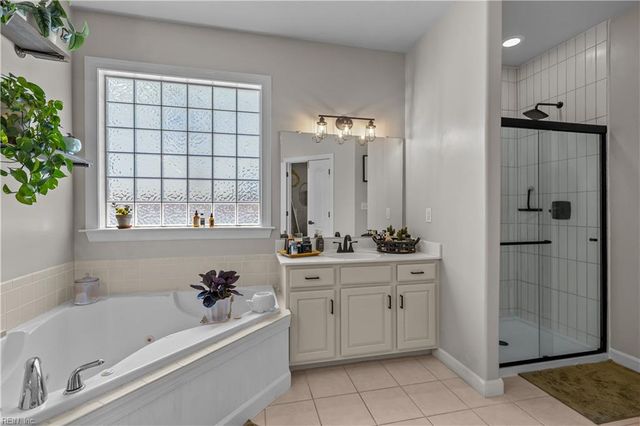 2718 Gum RD, Chesapeake, VA 23321