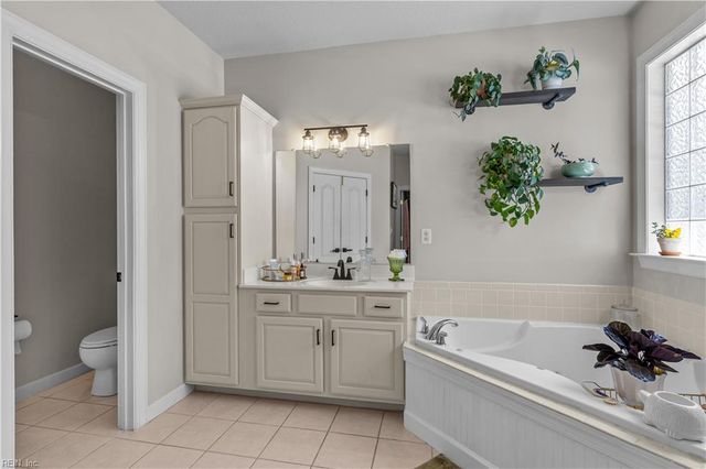 2718 Gum RD, Chesapeake, VA 23321