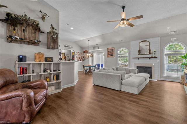 2718 Gum RD, Chesapeake, VA 23321