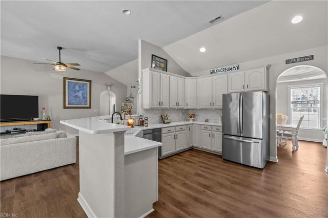 2718 Gum RD, Chesapeake, VA 23321