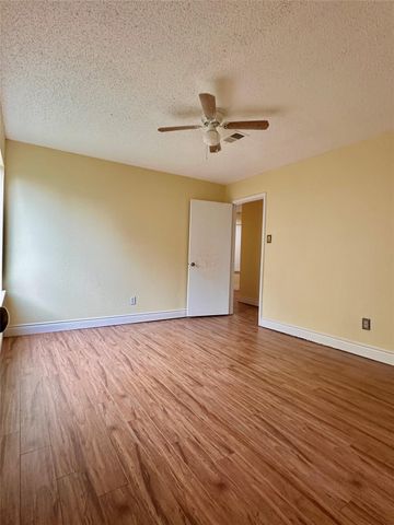 3230 Meadway Drive, Houston, TX 77082