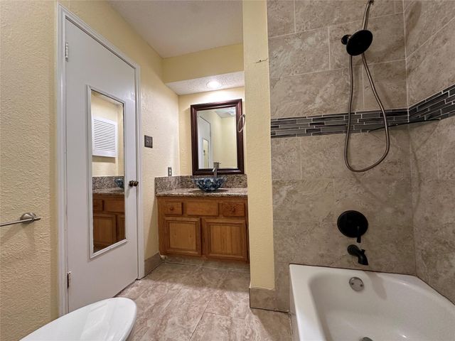 3230 Meadway Drive, Houston, TX 77082