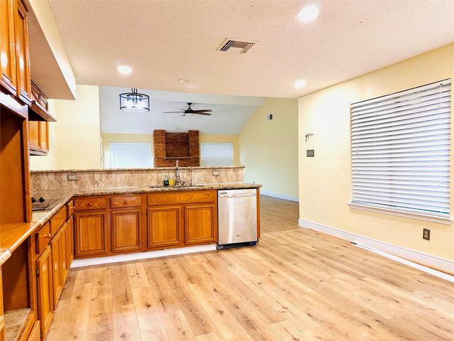 3230 Meadway Drive, Houston, TX 77082