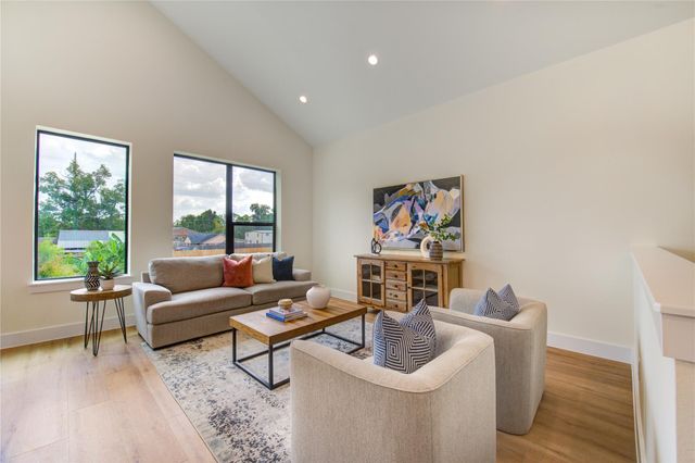 6125 Pacific Forest, Houston, TX 77091