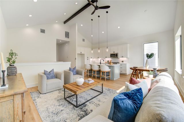 6125 Pacific Forest, Houston, TX 77091